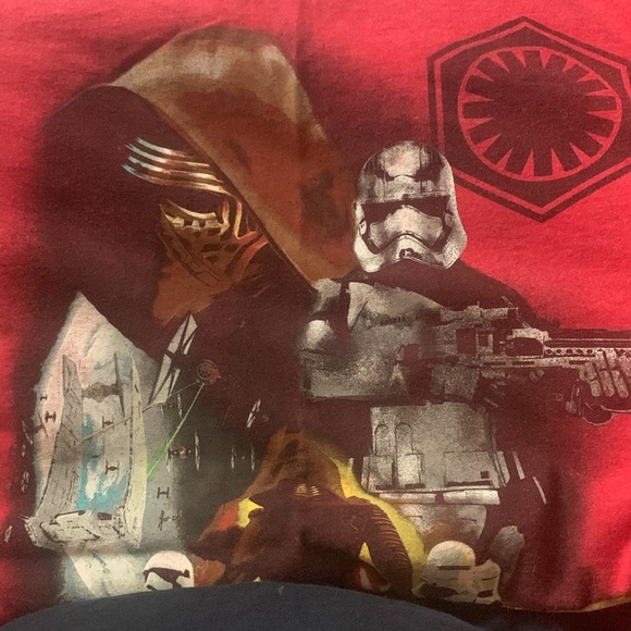 Gently Loved Star Wars T-Shirt Great Graphics - Picture 5 of 5